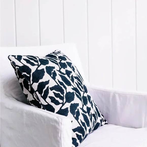 PAIR 20x20 Walter.G Flores Pacific Blue Linen Studio Craft Pillows
